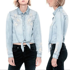 Womens Blank NYC Chambray Light Blue Embroidered,Distressed  Crop Blouse L Boho